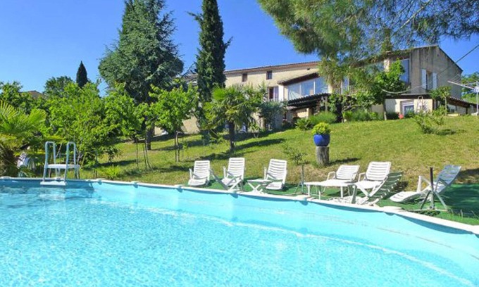 Pierrevert House | Pet-Friendly Oceanfront Retreat at Villa Resplendin