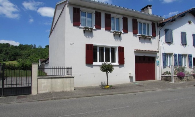 Sorde-lAbbaye House | Boué: Family-Friendly Getaway with Private Pool in Sorde-l'abbaye
