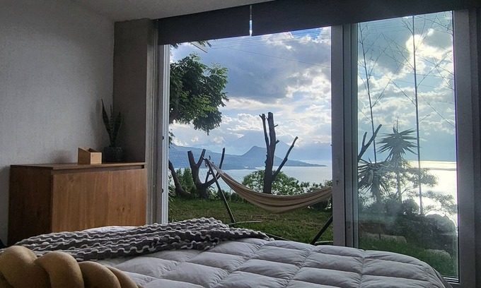 San Antonio Palopo Apartment | Bougavillage Villa Catuaí with TV and WiFi in San Antonio Palopó