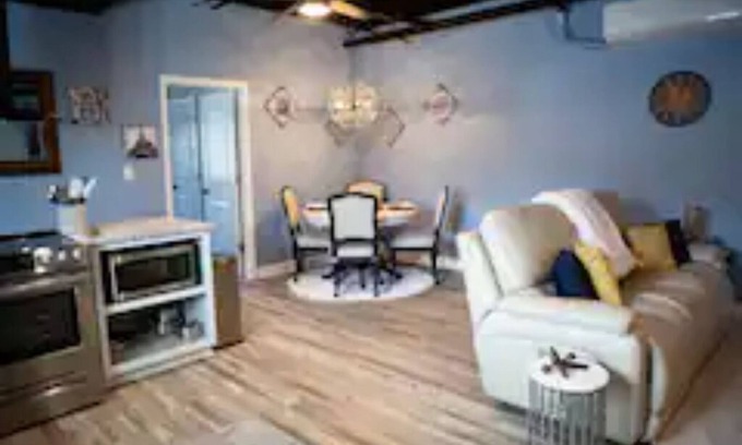 Gainesboro Apartment | Bougie BeBe - Prime Apartment with Pool & Breakfast Options