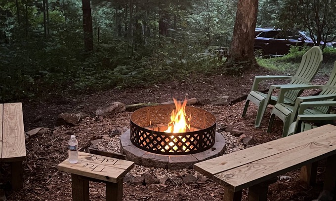 Rabun Gap Cabin | Boulder Mountain Hideaway at Rabun Gap on 8.75acres-firepit & fireplace