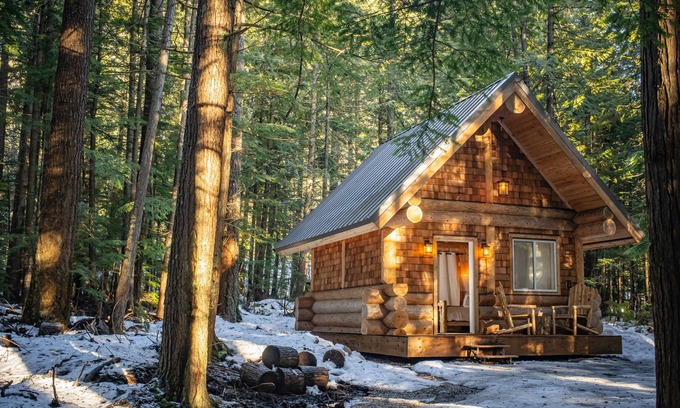 Revelstoke Hotel | Pet-Friendly Boulder Mountain Resort with Spa and Hot Tub