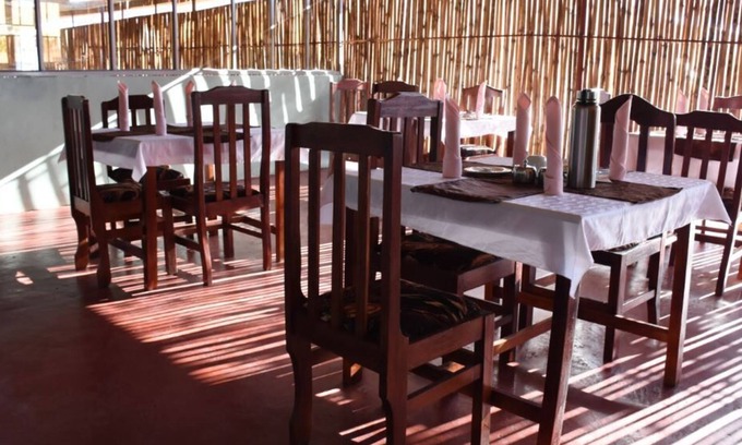 Fort Portal Hotel | Comfortable Boulevard Excelsior Motel with Pool & Restaurant