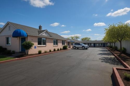 Amherst Hotel | Discover Family-Friendly Comfort at Boulevard Inn