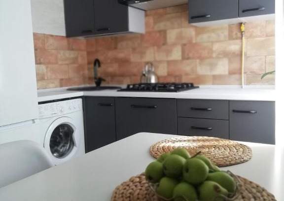 Kremenchuk Apartment | Unwind at Boulevard: Oceanfront Retreat with 9.9/10 Rating