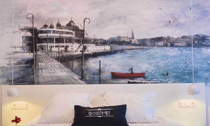 San Sebastian Centro House | Elegant BoulevArt Donostia with Spa & Breakfast Included