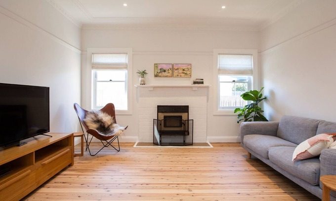 North Tamworth House | Modern Comfort at Bounty on Bligh with Ocean Views
