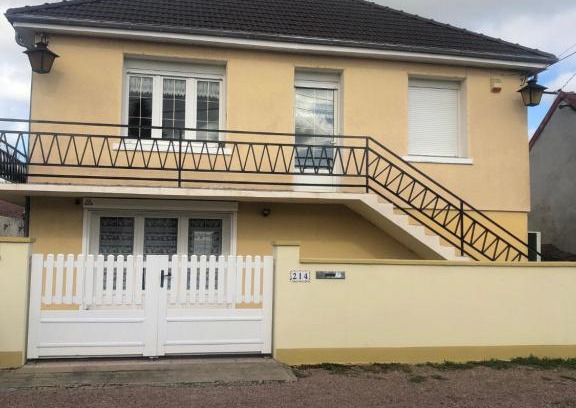 Garchizy House | Discover Comfort at Bouquin Martine with Great Reviews