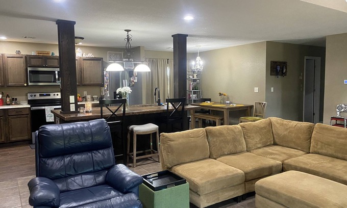 Fort Scott House | Experience Bourbon Co. 9 - Perfect for Families and Pets