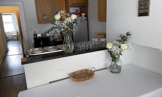 Bournemouth Apartment | Inviting Bournemouth Holiday Let with Hot Tub & Ocean Views