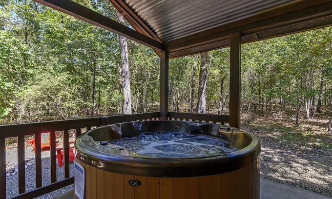 Hochatown Cabin | Cozy Bout Time Cabin with Hot Tub & Free Wifi