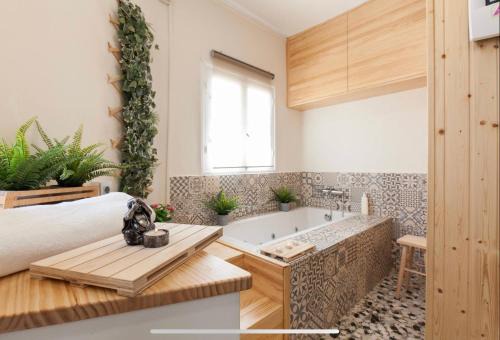 Almeria Centro Apartment | Relax at Boutike Wellness Centro Almería with Spa Amenities