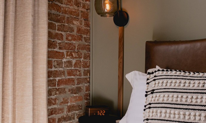 Jacksonville Hotel | Comfortable King Guest Room at The Jacksonville Inn