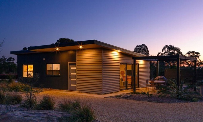 Glenorie Cottage | Eco-Friendly Boutique Accommodation with Pool & Breakfast