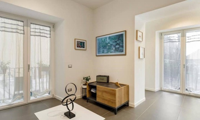 Naples City Centre Apartment | Stylish 100m² Boutique Apartment in Historic Naples