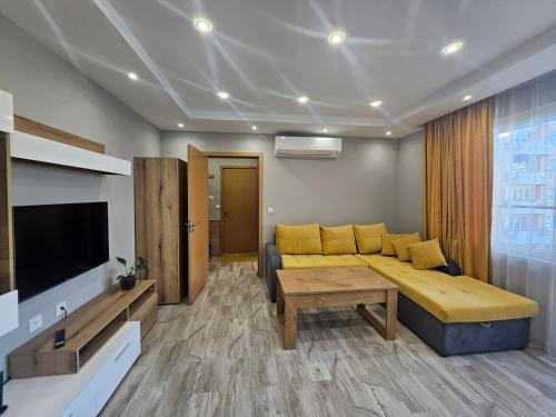 Plovdiv Apartment | Boutique apartment yellow 1