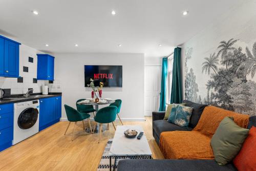 Southville Apartment | Boutique Bristol Abode - Games Room