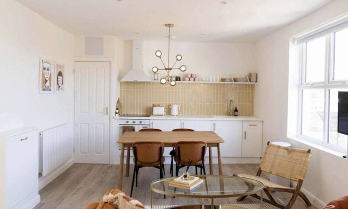 Margate Apartment | Stylish Central Margate Apartment Near Old Town Attractions