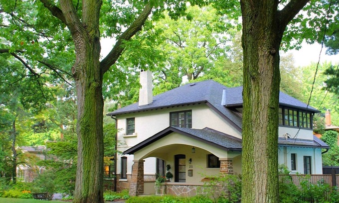 Mineola House | Charming Boutique Home with Spa Pool in Port Credit