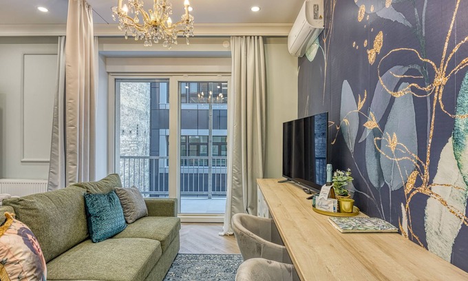Zagreb Apartment | Elegant Studio with Balcony in Zagreb - Guest Rated 10/10