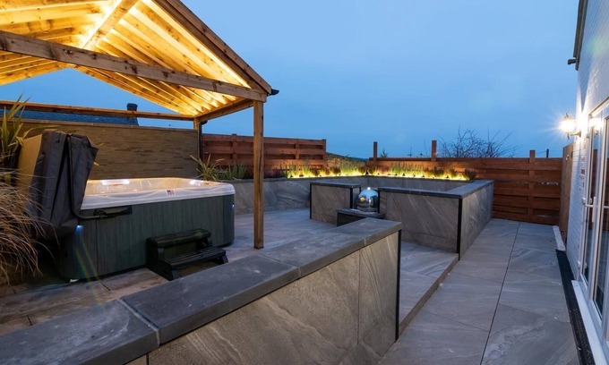 Skelton-in-Cleveland Cottage | Idyllic Yorkshire Cottage with Hot Tub and Ocean Views