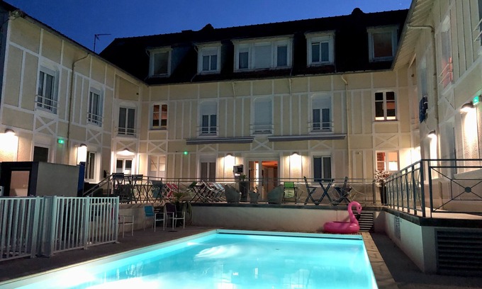 Quartier du Casino Hotel | Discover Boutique Hôtel d'Orbigny: Oceanfront Retreat