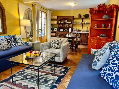 Colonia San Antonio Bed & Breakfast | Casa Camellia: Guest Rated 9.3 with Family-Friendly Amenities