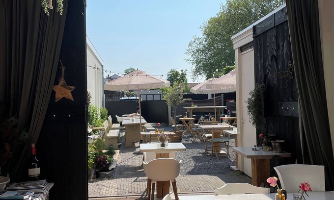 Alphen aan den Rijn Hotel | Top-Rated Boutique Hotel de Stadsherberg Alphen Awaits