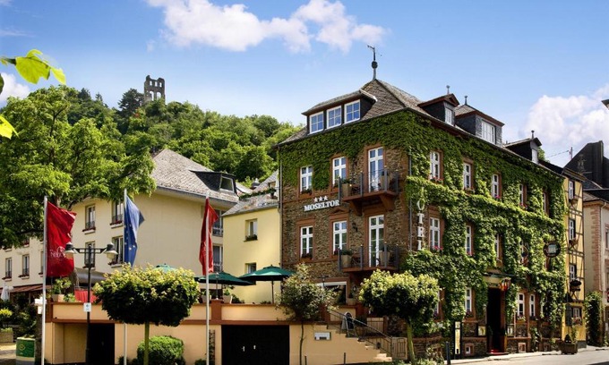 Traben-Trarbach Hotel | Cozy Boutique-Hotel Moseltor with Complimentary Breakfast