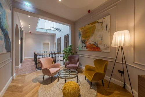 Osijek Hotel | Experience Boutique Hotel Tvrđa with Oceanfront Relaxation