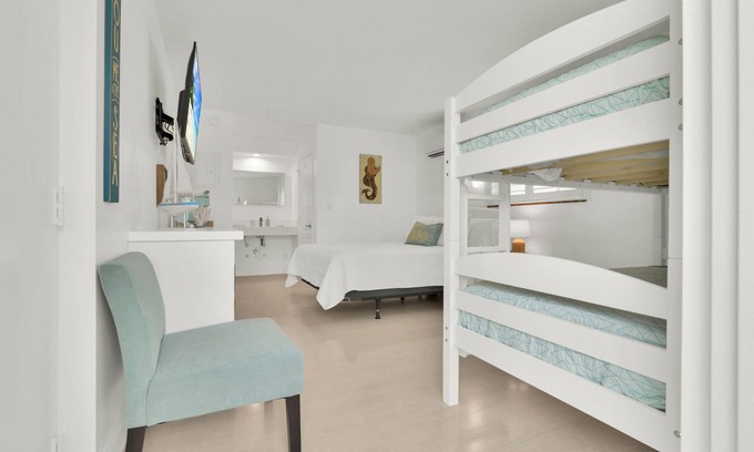 Deerfield Beach Hotel | Family-Friendly Boutique Hotel with Oceanfront View