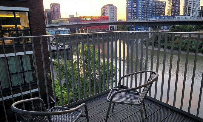 East Ham North Apartment | Boutique London Apartmemt | O2, Excel, Canary Wharf