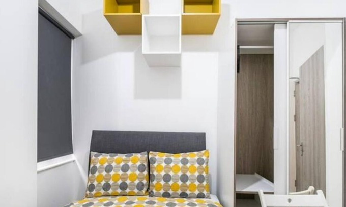 St. George's Apartment | Modern Boutique Hotel Room for Two Near Transport Links