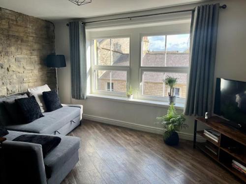Clitheroe Apartment | Stylish Penthouse Apartment with Rooftop Terrace & Pet-Friendly