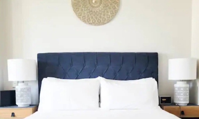 Perth Central Business District Hotel | Chic Boutique Studio 407 in Perth CBD with Free Wi-Fi