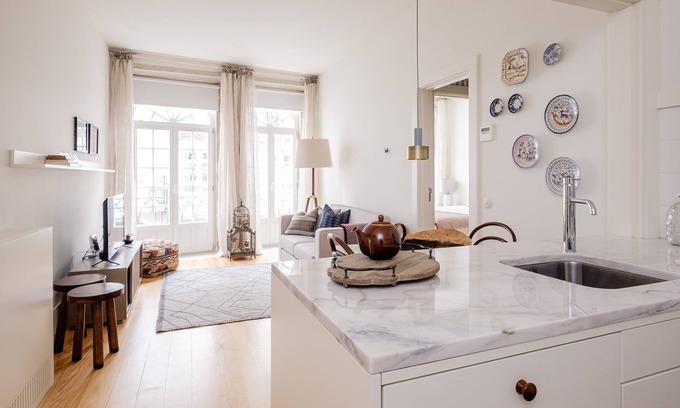 Centro / Baixa Apartment | Discover Boutique Rentals at Flores Plaza, Steps from Douro