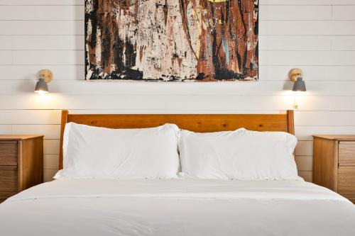 North Downtown Hotel | Cozy Room Near Downtown Mall with Kitchen & Pet-Friendly