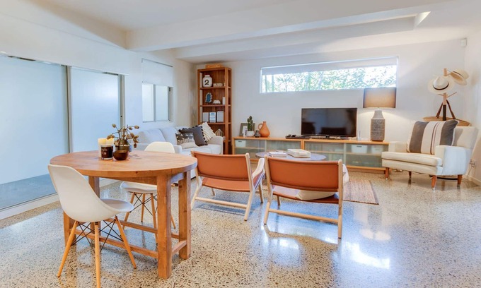 Coffs Harbour Apartment | Prime Boutique Studio Steps from the Harbour - Rated 9.8