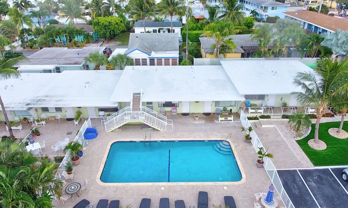 Ocean Ridge Condo | Stylish Apartment with Pool, Steps from the Beach