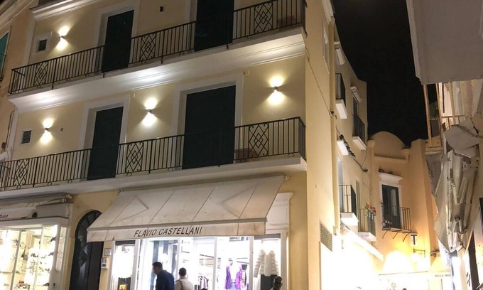 Capri House | Perfect Boutique Suite in Piazzetta with Premium Amenities