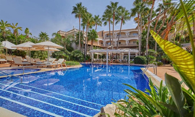 Colonia Sant Jordi Hotel | Elegant Boutiquehotel El Coto with Oceanfront Pool & Spa