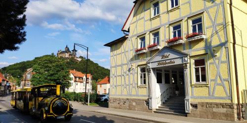 Wernigerode Hotel | Elegant Boutiquehotel Schloßpalais with Pool & Spa Amenities