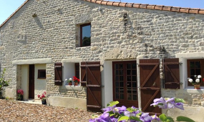 Bouin Apartment | Pet Friendly Boutonne Rouge Gite - A Guest Favorite Stay