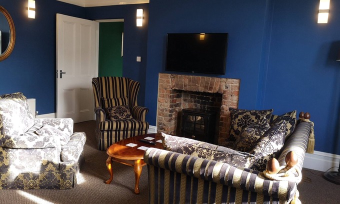 Folkestone Apartment | Unforgettable Bouverie Escape in Folkestone - Family Friendly!