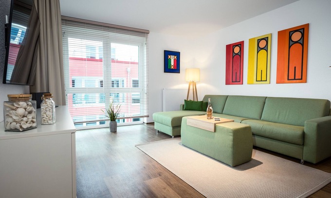 Kappeln Apartment | Oceanfront Residence Bollwark 3.1: Family-Friendly Escape