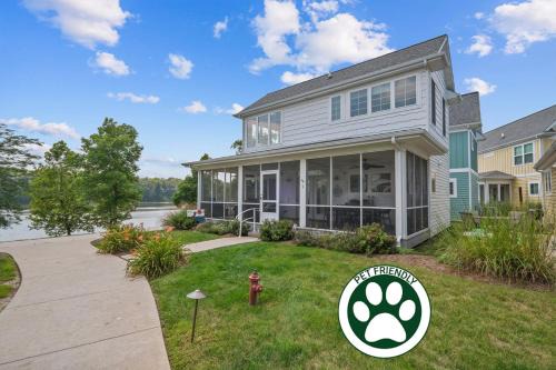 Ottawa House | Relax at Bow Wow on the River - Pet-Friendly Retreat