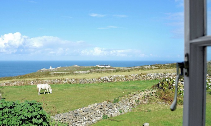 Lower Boscaswell Cottage | Discover Bowjy Coth: A Walker’s Paradise with Ocean Views