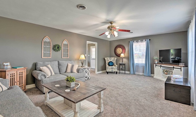Oakland House | Bowling Green Farmhouse: Your Gateway to Mammoth Cave Fun