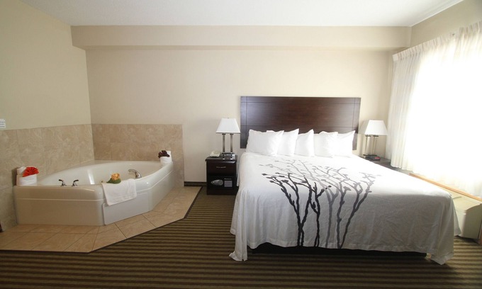 Bowman Hotel | Bowman Inn & Suites: Eco-Friendly Family Retreat