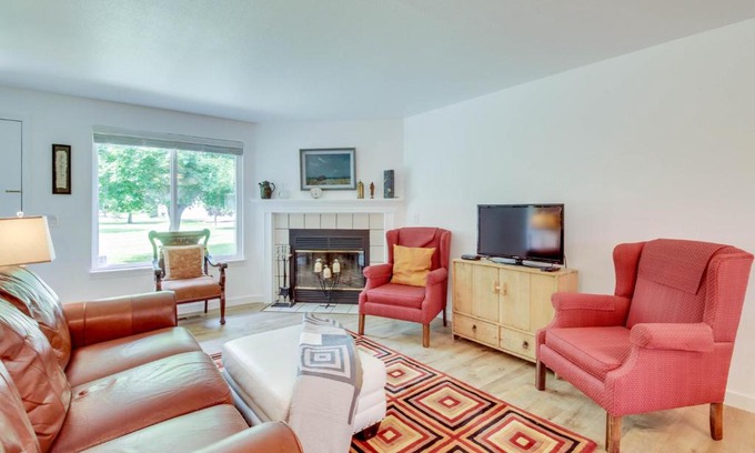 Southeast Boise House | Relax at Bown Retreat: Family-Friendly with Pool Access